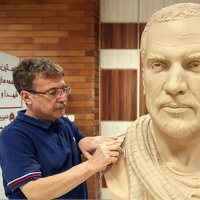 گلایه های هنرمند مجسمه ساز مشهدی/ سرمایه گردشگران عرب در مشهد را با هنر جذب کنیم