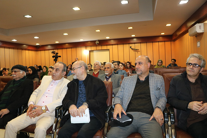 برگزاری شب شعر در ایام دهۀ فجر از سوی واحد آفرینش های ادبی حوزه هنری گیلان