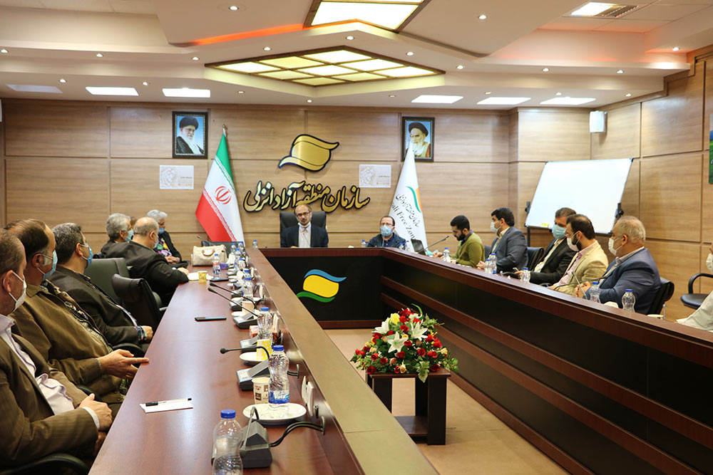 معرفی آثار  حوزه هنری گیلان با محوریت شهرستان انزلی  در هفته کتاب از سوی منطقه آزاد انزلی