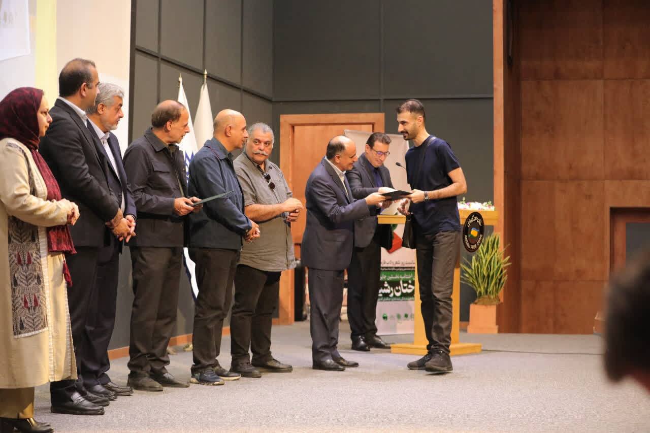 آیین اختتامیه نخستین جایزه ملی «درختان رشید» با حضور هنرمندان و اندیشمندان برجسته برگزار شد